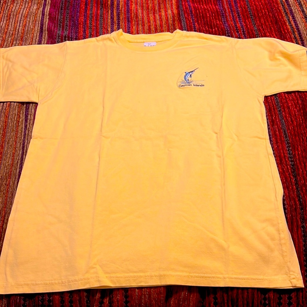 Men’s Medium Cayman Islands Shirt